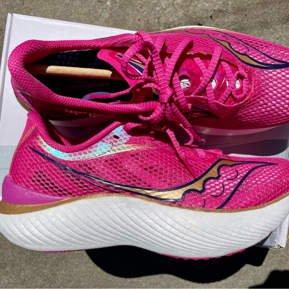 New w/box Saucony Endorphin Pro Speed  3 running shoes